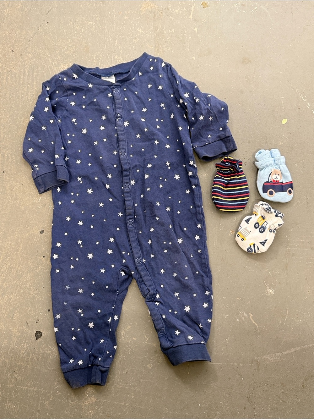 Baby Blue Star Footie & 3 pairs of mittens